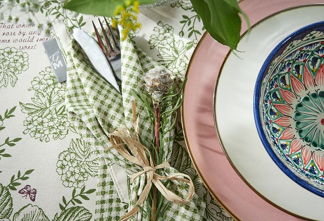 Как хранить скатерти, чтобы они не мялись и не желтели?