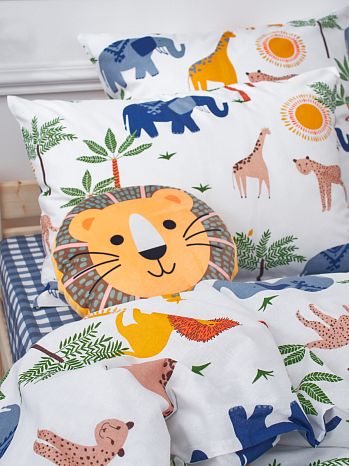 Подушка декоративная Lion, лев, оранжевый